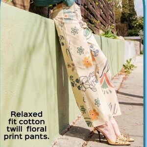 Easel Beige In Bloom Floral Pants NWT size Small